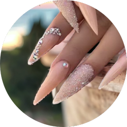 Neumodellage mit Farbe